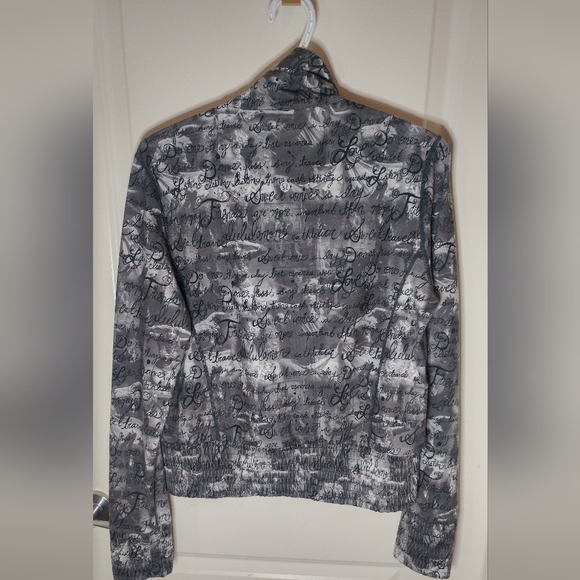 NWOT Lululemon zip up jacket. - Picture 2 of 4